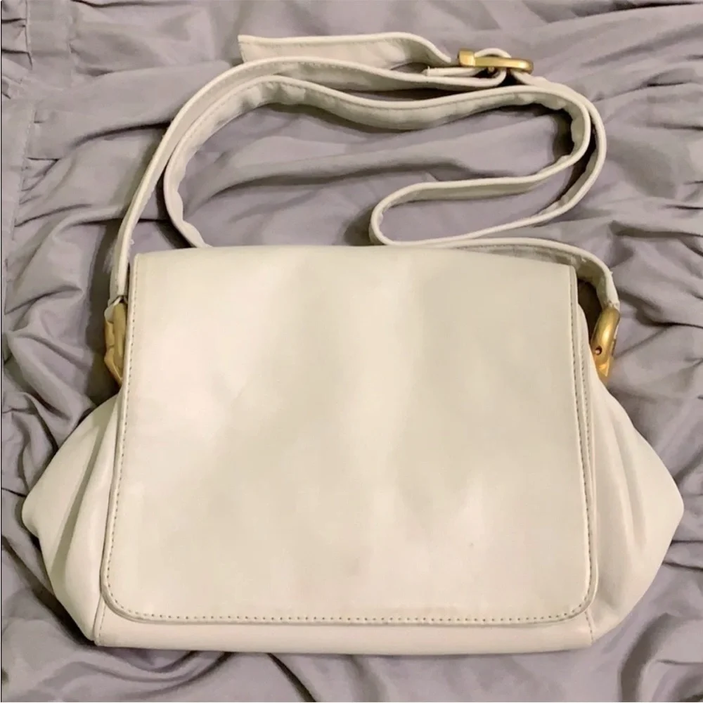 Perlina New York Vintage leather flap shoulder bag adjustable strap off-white